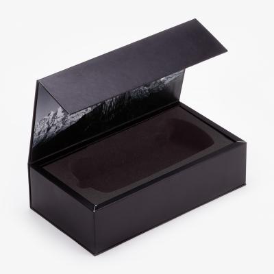 China Handmade Cosmetic Packaging Box With Insert Flap Black White Lid Packaging Cardboard Bespoke Magnetic Closure Gift Box for sale