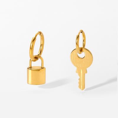 China Water Resistant PVD 18K Gold Plated Key Lock Dangle Hoop Earrings Stainless Steel Lock Dangle Earrings For Women for sale