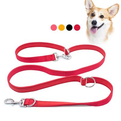 China Corrida ao ar livre Leash de cão de estimação personalizado de nylon multifuncional com um puxão duas cordas de cão de cabeça dupla durável e versátil à venda