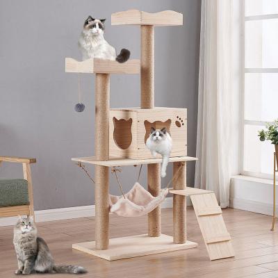 China Árbol de escalada de gato de madera multifuncional ventajoso con diseño personalizable y plataforma de torre de poste de rascado en venta