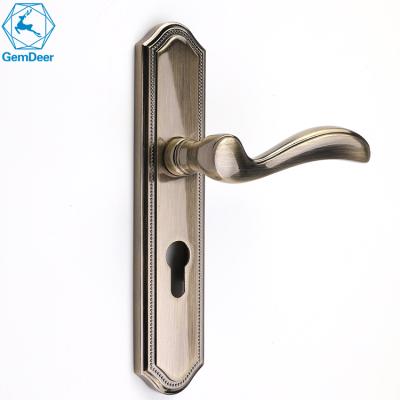 China Zinc European Standard High Quality Toughness Zinc Handle Door With Lock for sale