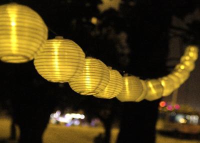 China El sensor de movimiento impermeable llevó la luz de la noche, luces al aire libre solares recargables de la secuencia en venta