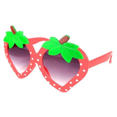 China UV400 Kids Strawberry Sunglasses Fruit Sharpe Frame Sun Glasses UV400 Colors Kid Size Glasses OEM for sale