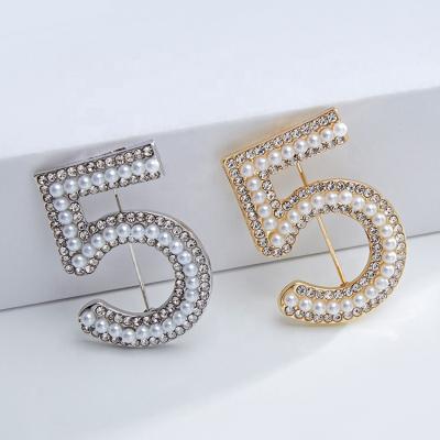 China Designer Brooch Pins For Brooch 2021 Brooch 2021 Famous Luxury Women's Brooch Pins For Women's Brooches for sale