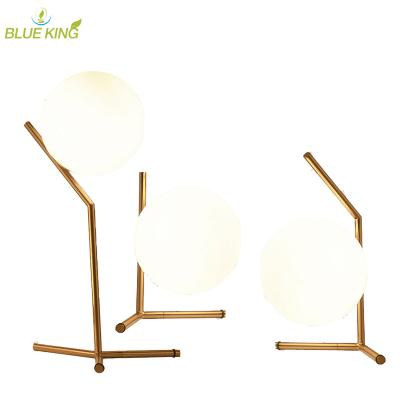 China Modern Hotel Bedroom Reading Light Modern Decor Light Globe Desk Dining Table Light Milky White Restaurant Up Gold Bar Table Lamp for sale