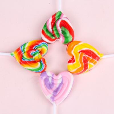 China chinese custom halal fruit flavor heart shape rainbow hard lollipop candy manufacturer zu verkaufen