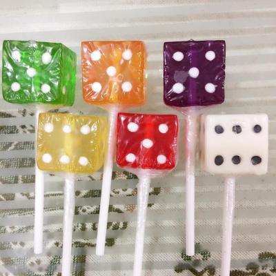 China colorful dice shape sweet cube lollipop hard candy with fruit flavor zu verkaufen