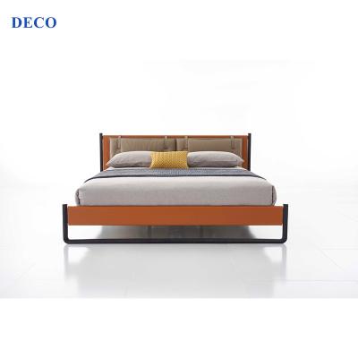 China Environment Friendly King Bed In Italian Style Beds With Genuine Cowhide Leather Customize Color for sale