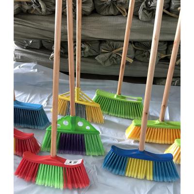 China Sustainable Broom And Dustpan Set Making Machine Varnished Broom Handle Wooden Brush Broom Sticks for sale