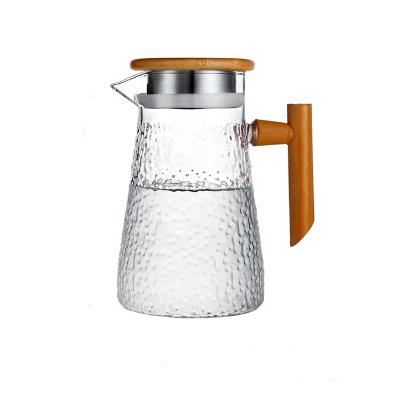 China Long Lasting Classic High Borosilicate Glass Pitcher 32oz/950ml With Wooden Handle And Stainless Steel Lid for sale