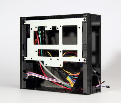 中国 電源、セリウム RoHS が付いている黒い鋼鉄小型 ITX コンピュータ箱は承認しました 販売のため