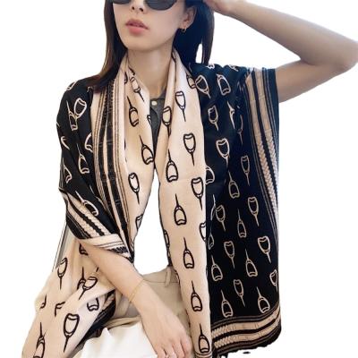 China Korean Women's Cashmere Elegant Socialite Style Fringe Plaid Warm Scarf Plaid Bib Scarf Retro Hot Classic Ethnic Style Shawl for sale