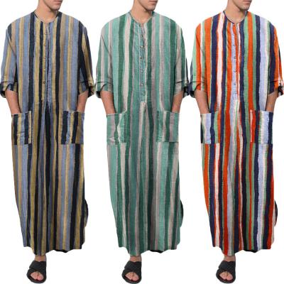 China Modern Arab Men Casual Jubba Thobe With Contrast Color Solid Pockets Saudi Arabia Abaya Robe Muslim Kaftan Long Robes for sale