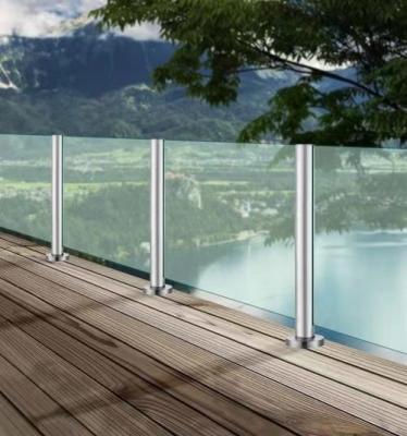 China Customisable Glass Railing with Easy Installation and Space Saving Design en venta