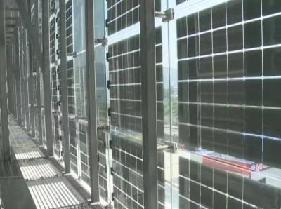 中国 Energy Generation Glass Curtain Wall Solar Panel Weather Resistant Custom Installation 販売のため