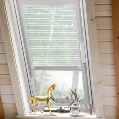 中国 Aluminium Windows Top Hung Glass Thickness 4mm/5mm/6mm/8mm/10mm/12mm Ideal for Home Improvement 販売のため