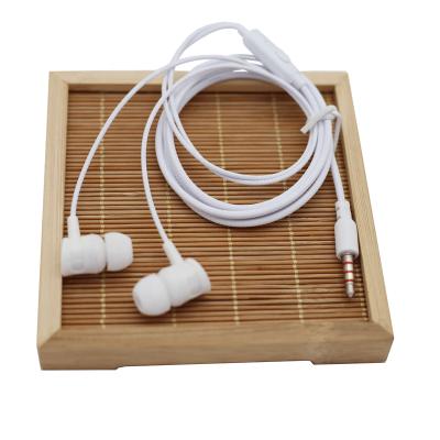 China 2020 Hot Sale In-ear Earphone Low Price Factory Supply Earphone With MIC Earphone Accessories for sale