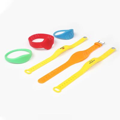 China Smart Portable Waterproof Fitness Hand Lock IC Lock IC Lock IC Sensor RFID Event Silicone Nfc Wristbands 'label for sale