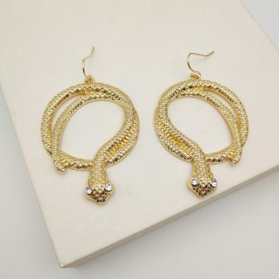 China 2021 new fashion CLASSIC lightweight ladies two colors ring earrings for sale