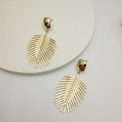 China Wholesale CLASSIC Simple Classic Feather Jewelry Earrings For Ladies for sale