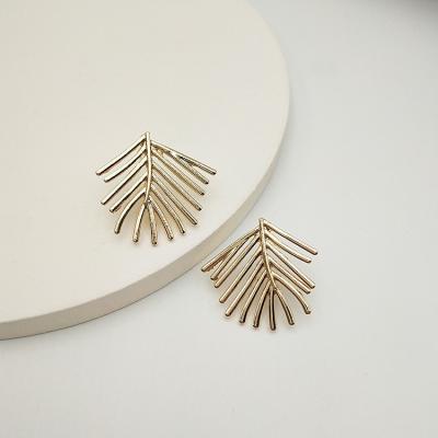 China CLASSIC Fashion Trendy Custom Leaf Shape Zinc Casting Jewelry Earrings for sale