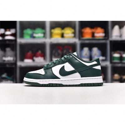 China Rubber SB Dunk Low White Green Sneaker Men Fashion Skaterboard Women Shoes White Sports Shoes Sneaker for sale