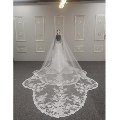 China Custom Made White Unique Trumpet Mermaid Wedding Dress Crystal Beading And Sequins Off From Baiyi Factory Anti-Static Bride With Veil for sale