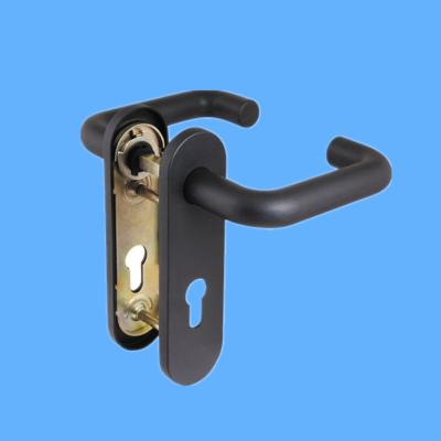 China Traditional Black Color Nylon Door Handle Fire Retardant High Temperature Resistance for sale