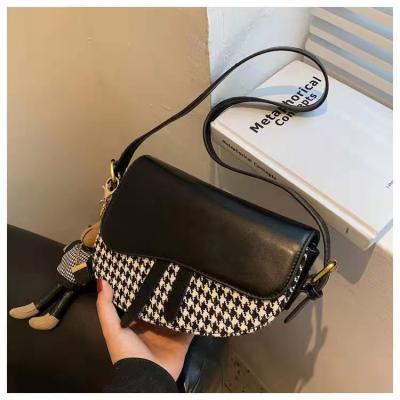 China Latest Women\`s Fasion Leisure Fashion Saddle Bags 2021 Classic Brand Houndstooth Pattern Cross - Shoulder Body Bag Lady Bag for sale