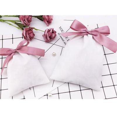 China Recyclable Luxury White Velvet Gift Bags 7x9cm 10x12cm 6x13cm Makeup Jewelry Packaging Pouches for sale