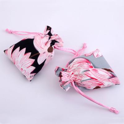 China Recyclable Cotton Gift Bags Lotus Printed Drawstring Bag 8x10cm 11x14cm Makeup Jewelry Packaging Pouches for sale