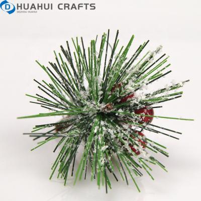 China Mini Berry White Christmas Artificial Wreath Plastic Supplier for sale