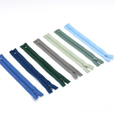 China Viable Fashionable High Quality Fashionable Invisible Design Zipper Puller Bag Puller Lock Slide Plastic Zipper for sale