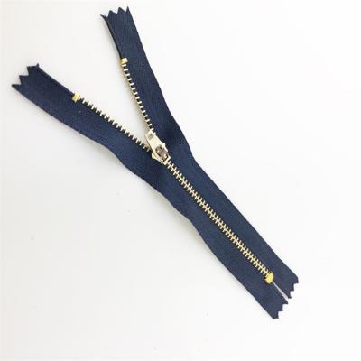 China Factory Price Durable Brass Aluminum Long Chain Metal Zipper 3# 5# 8# 10# Roll Zipper for sale