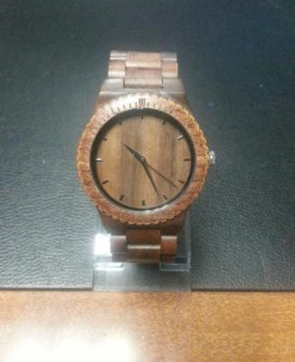 Cina Adatti l'orologio di legno con colore marrone, orologi riciclati di legno in vendita