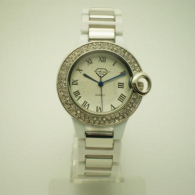 China Silver Quartz Womens Watches Gift 1ATM / 3ATM waterproof alloy Strap for sale