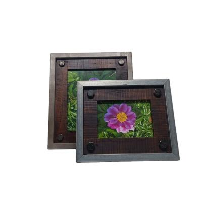 China Environmental friendly wholesale high quality creative metal photo solid wood frame for sale