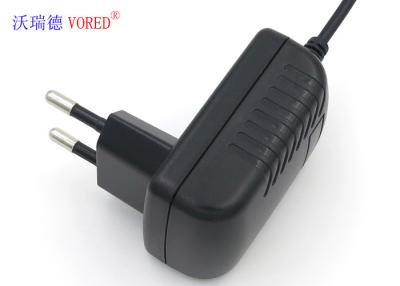 China EU verstopfen 12V 1A die DC-Stromversorgungs-Adapter-niedriger Verbrauchs-kompakte Größe, die für LED-Beleuchtung, Audio, Schönheitsausrüstungen verwendet wird zu verkaufen