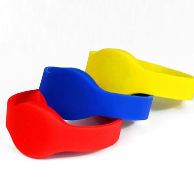 China 13.56Mhz waterproof/waterproof silicone nfc RFID hot selling adjustable wristbands/wristbands for sale