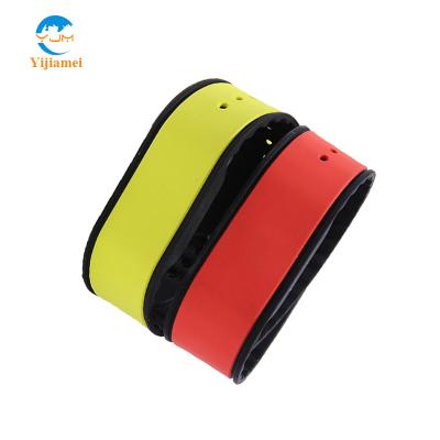 China 13.56 Mhz Waterproof / Waterproof RFID Wristbands Non Contact Silicone Wristbands Waterproof for sale