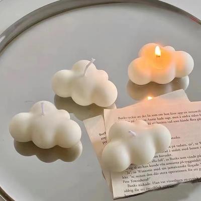 China Hot Sale Birthdays Cloud Shape Aromatherapy Candle Soy Wax Smokeless Handmade Home Essential Oil Candle Essential Oil Scented Candle for sale