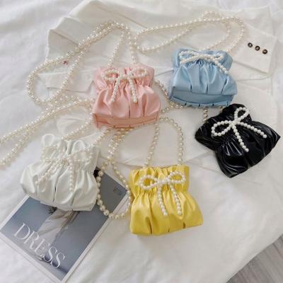 China Fashion Pearl Chain Women Famous Brands Handbags Clips Bags Luxury Handbags With Pearl for sale