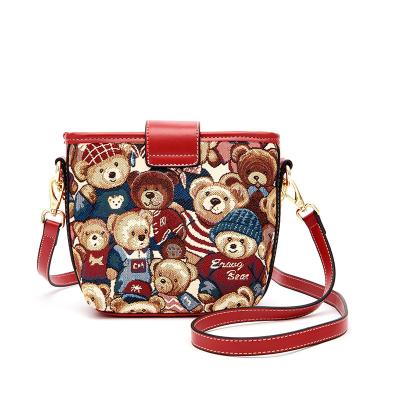 China Fashion made in China hot sale jacquard fashion handbag metal chain buckle cute cross - body bag cartoon bear for sale