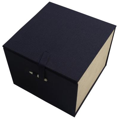 China Materials New Arrival FO Simple Elegant Folding Logo Recycled Luxury Custom Cardboard Package Gift Box for sale