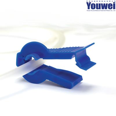 China Plastic Reusable Anti-skid Design Medical Catheter Clamp Used in Peritoneal Dialysis Treatment for sale