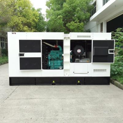 中国 300kva silent diesel generator 240kw power plant with Cummins engine 6LTAA9.5-G3 販売のため