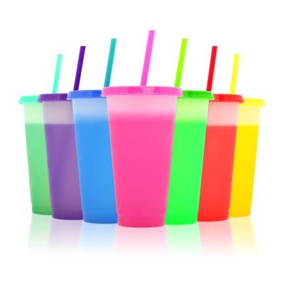 China Sustainable Iced Drinking Tumbler Reusable 24oz Plastic Color Changing Cups With Lids And Straws for sale