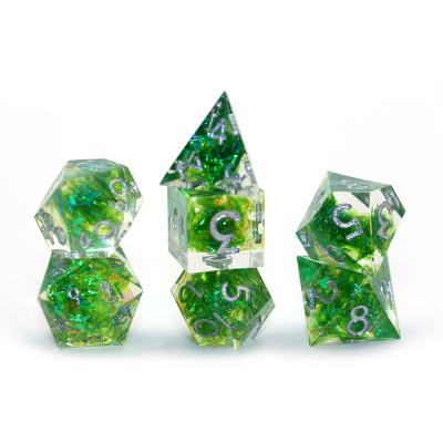 China Custom DND Games Logo DND D10 D6 D20 Resin Die Cutting Edge Green Transparent Polyhedral Colored Mixed Dies for sale