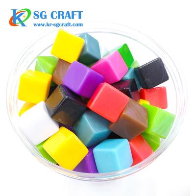 China DND Games Wholesale Cheap Plastic D6 Resin Custom Engraved Colorful Simple Different Colors Square Logo Blank Dies for sale