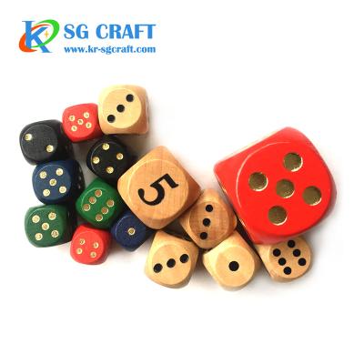 China DND Games Custom Natural Wood Cut Round Corner Mini Dice Wooden Beads Dice Point Number 10-60mm Hexagon Various Colors for sale